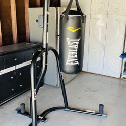 Everlast Stand With Punching Bag