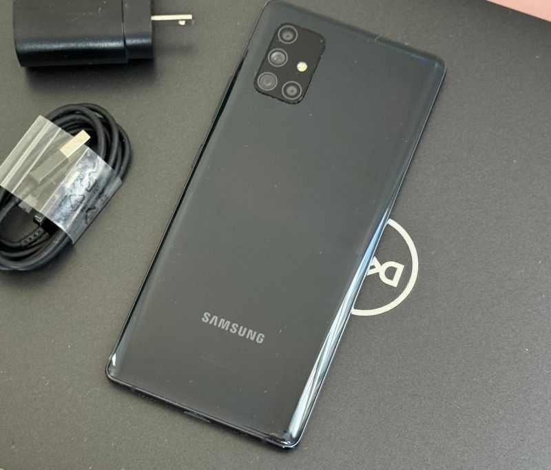 Samsung Galaxy A71 , Unlocked for all Company Carrier , Excellent Condition Like New