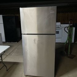AMANA REFRIGERATOR (USED) 