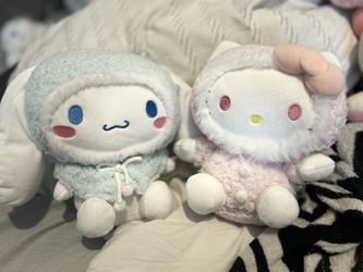 Hello Kitty And Cinnamon Roll