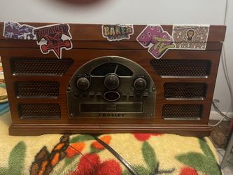 Crowley 3 In 1 Vinyl,CD,cassette Player