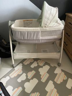 Graco dream suite Bassinet
