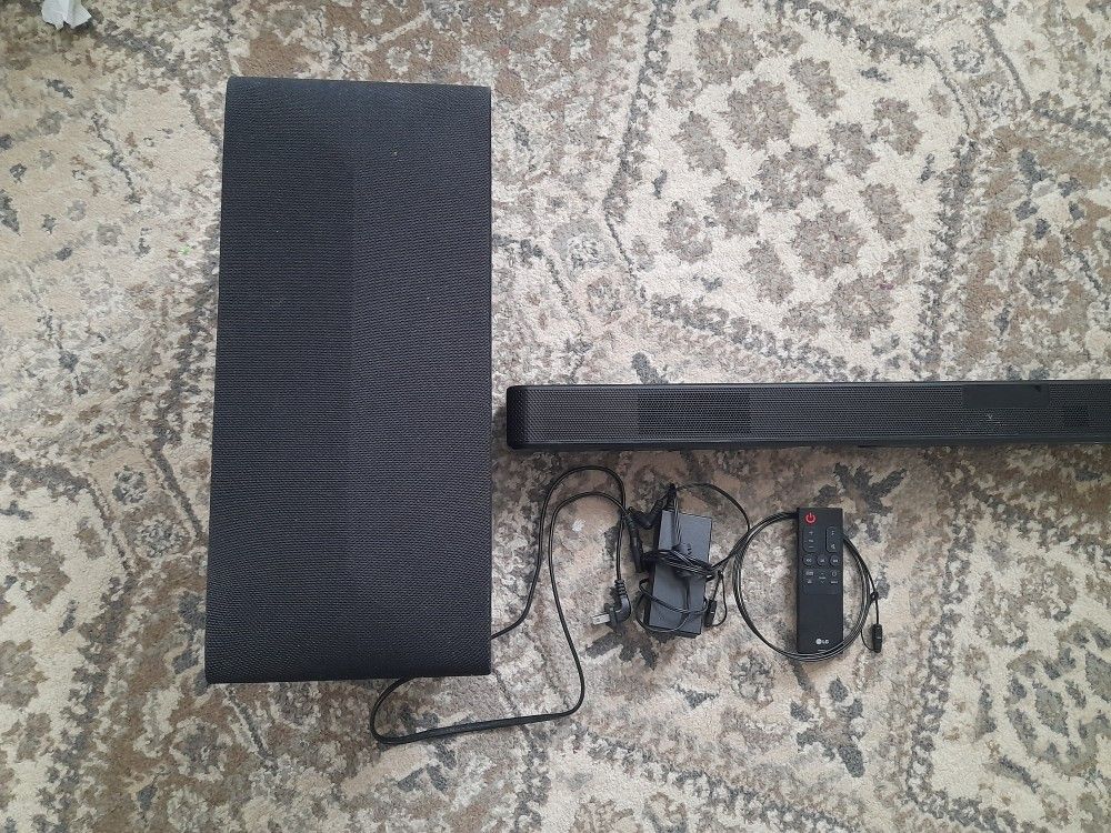 Lg Sound Bar and Subwoofer