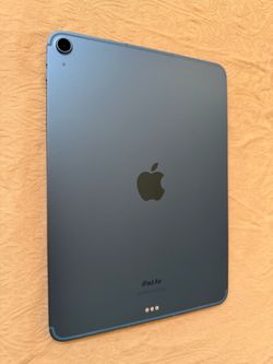 🔵 Blue Apple iPad Air 5th Generation – M1 / 256GB / Cellular + Wi-Fi – Unlocked – $800 OBO