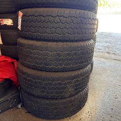 Lt265/70/18 four tires good year