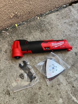 Milwaukee M12 FUEL Oscillating Multi-Tool (Tool-Only)