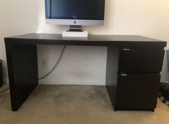 Desk With 2 Drawers