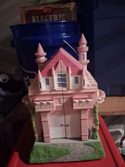 Pink Princess Castle Decorative Figurine