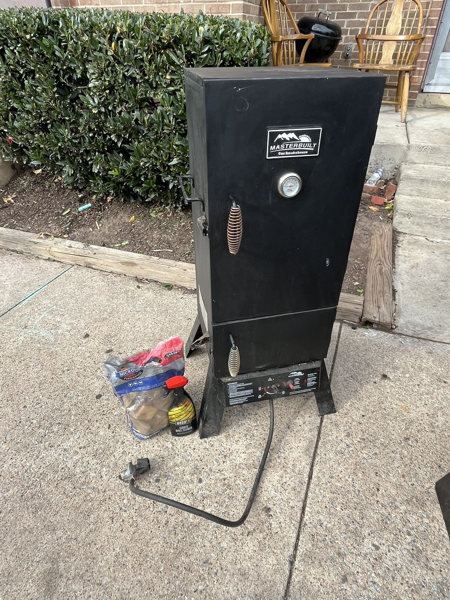 30 in. Dual Fuel Propane Gas and Charcoal Smoker