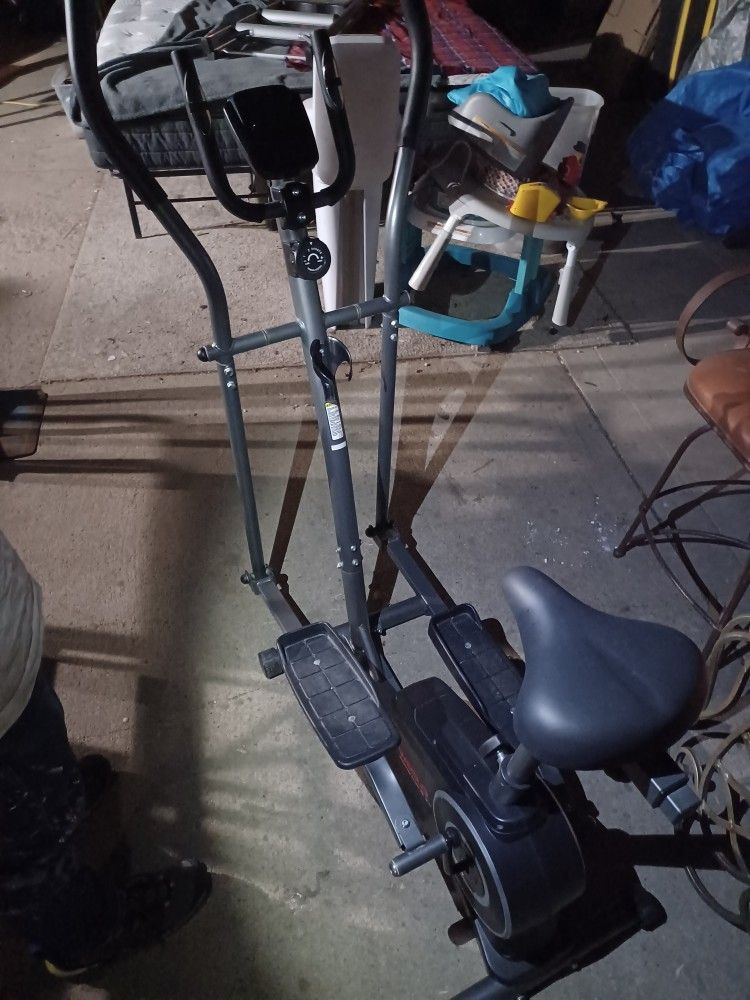 WESLO MOMENTUM G 3.2 ELLIPTICAL
