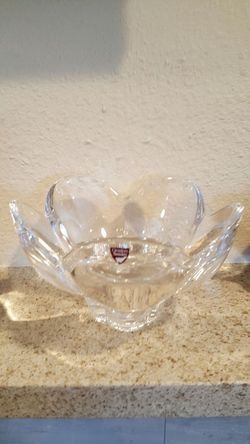 Vintage 1980's Orrefor's Swedish Crystal Petal bowl