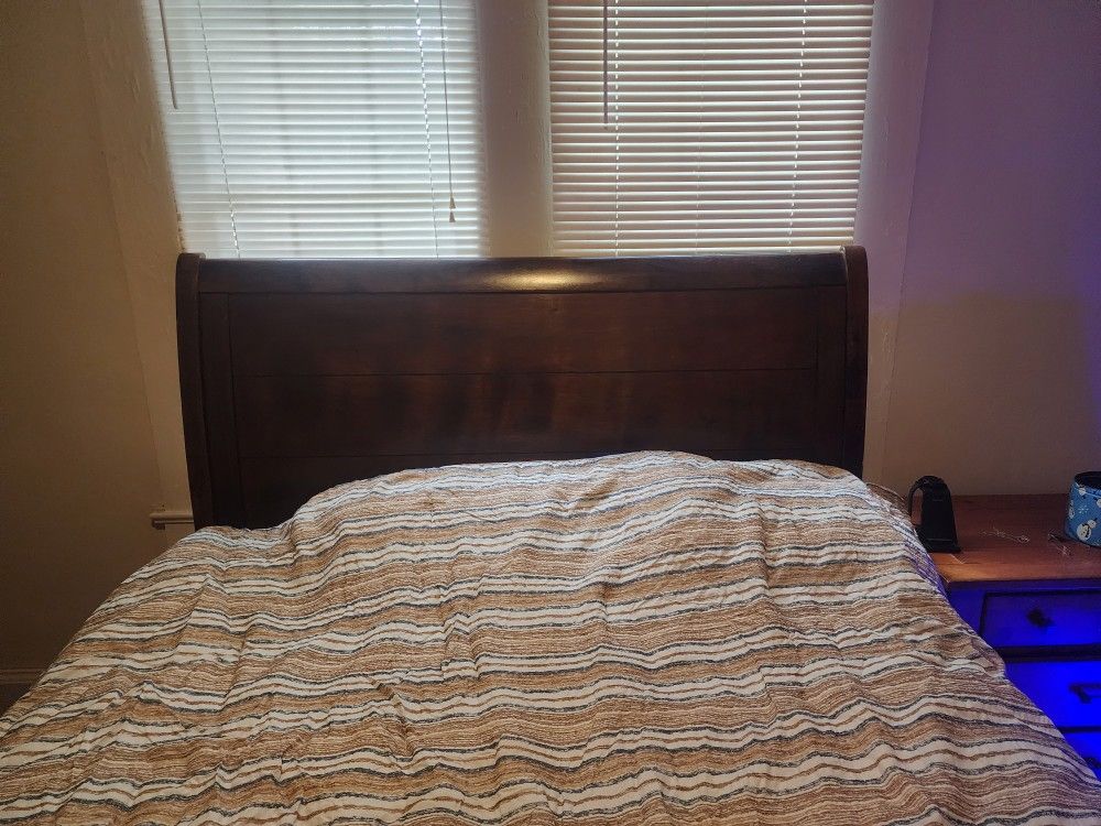 Queen Bedroom