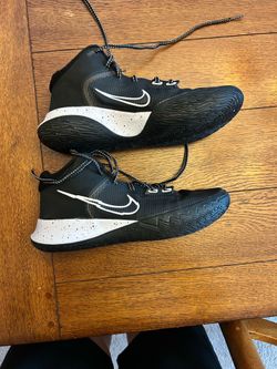 Kyrie Flytrap IV Basketball Shoes
