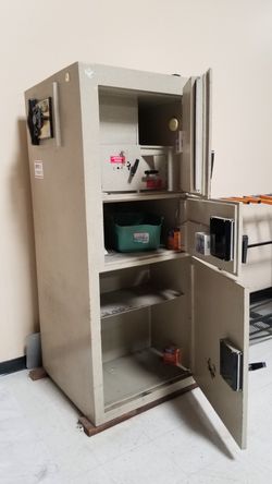 Large supermarket safe