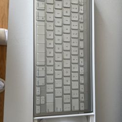 Apple Wireless Keyboard With Wireless Mouse 