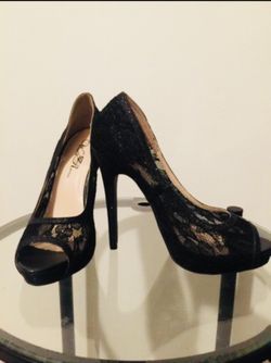 Lace heels size 6