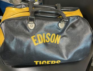 VINTAGE EDISON GYM BAG MINT CONDITION 75$