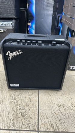 Fender Mustang LT25 Guitar Amplifier – 25 Watt Digital Modeling Combo Amp