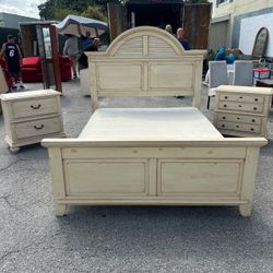 Queen bedroom set
