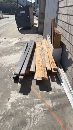 Free wood 1811 Oliver ave alley PB