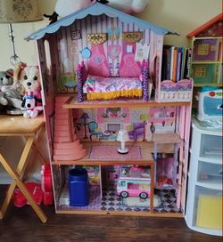Doll House Large