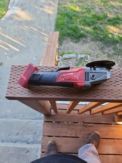 Pulidora Milwaukee Fuel