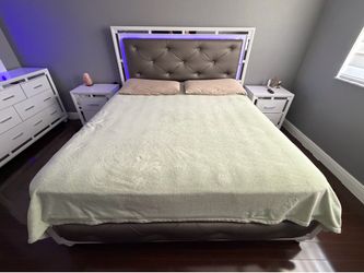 Modern King Bedroom Set – LED Headboard + Stearns & Foster Mattress