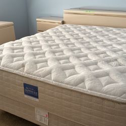 Complete Queen Size Bedroom Set 5pcs 