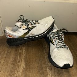 Brooks Men’s Adrenaline GTS 23 Supportive Running Shoe Size 10.5