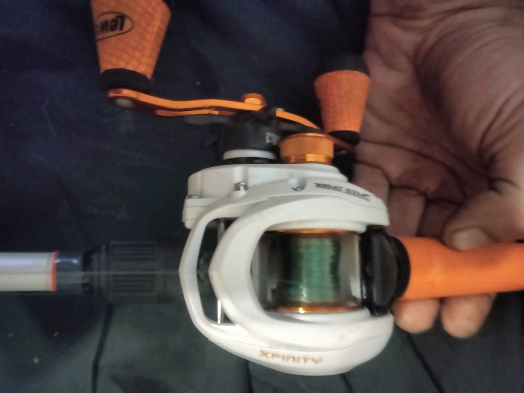 Lew's Bait caster Combo ( Local Pickup Only)