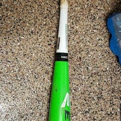 EASTON Mako Torq 32 in 29 oz BBCOR .50 THERMO COMPOSITE BASEBALL BAT