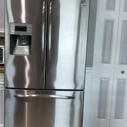 GE Refrigerator