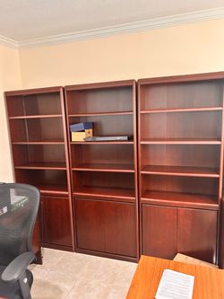 Office furniture set