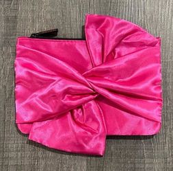 New Ipsy Marilyn Monroe 100 Anniversary Hot Pink Satin Knot Clutch