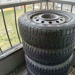 Studded winter tire set