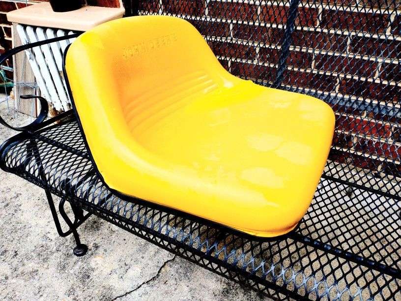 Lawn Tractor Seat (John Deer )