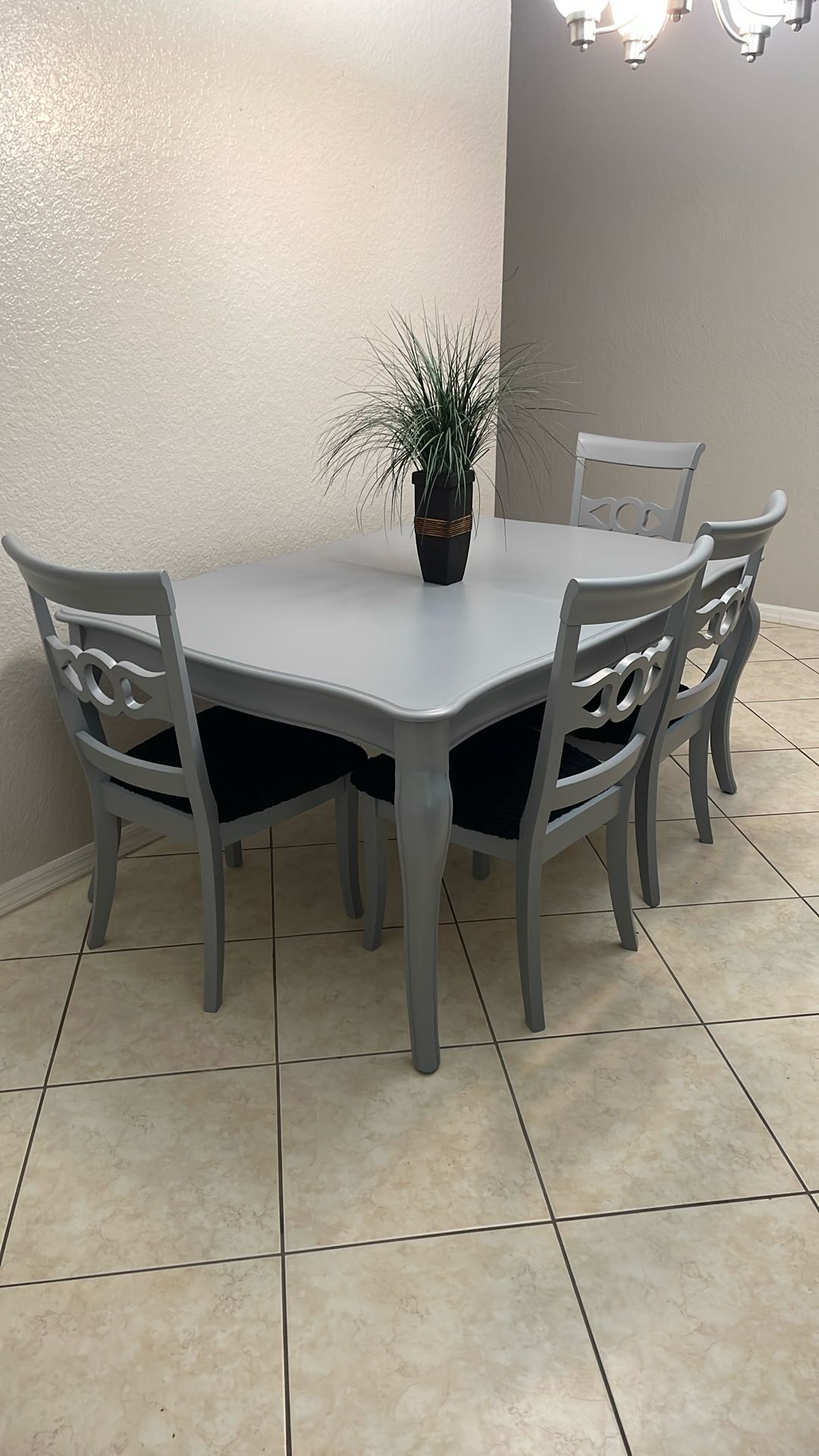 Gray Table 4 Chairs 63x43