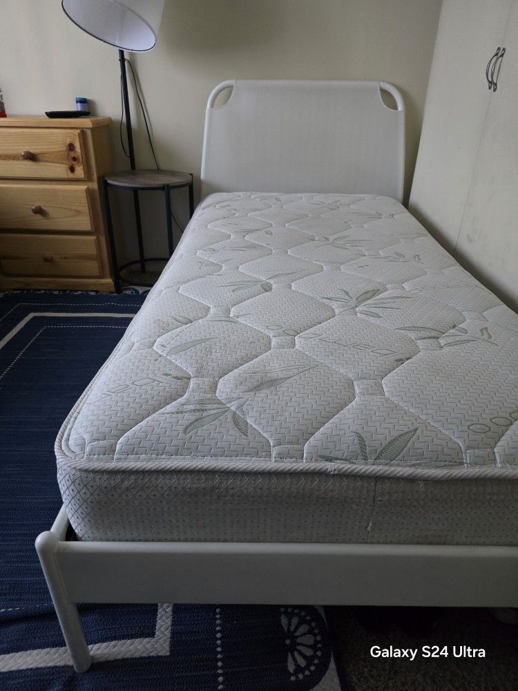 Twin Bed. Cama Individual