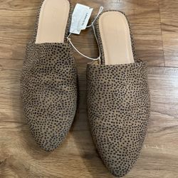 (NWT) “OLD NAVY” FLAT SLIP-ONS