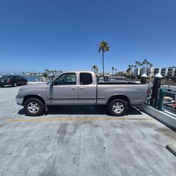 Toyota thunder v 8. 2 wheel drive