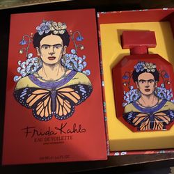 Perfume De Mujer….women’s Perfum 