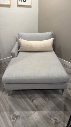 $150 OBO; MUST SELL! 6 FT LINEN CHAISE