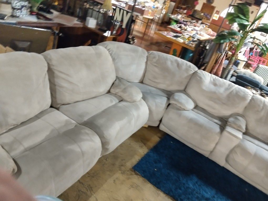 XXL Large 3pc Sectional Off White 470 End Recline 