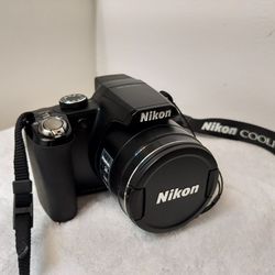 Nikon Coolpix P90 12.1Mp 24x Zoom