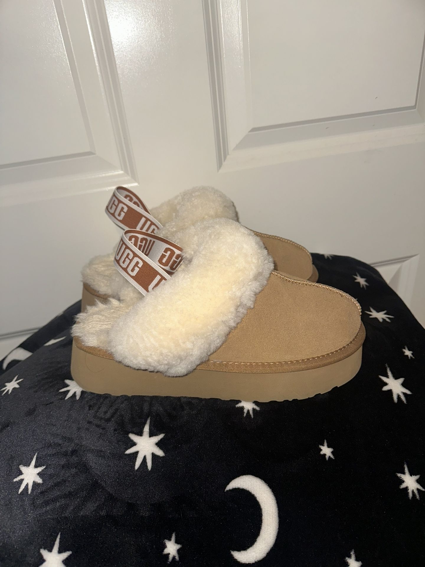 Ugg Boots “Funkette” Chestnut Size 9