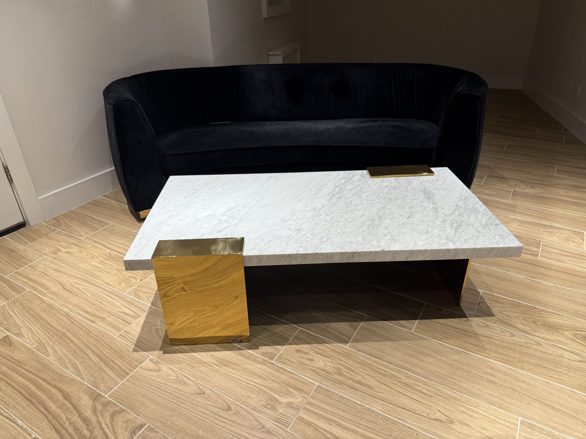 Like New Full Marble Slab Coffee Table Modern Luxury