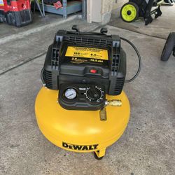 DEWALT Pancake Air Electric Compressor, 6 Gallon, 165 PSI