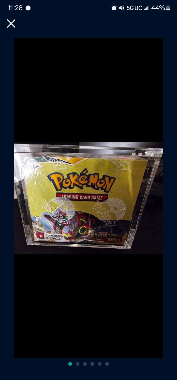 Pokemon Evolving Skies Booster