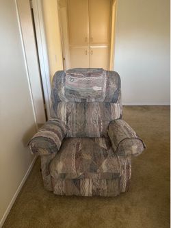 Free recliner and love seat