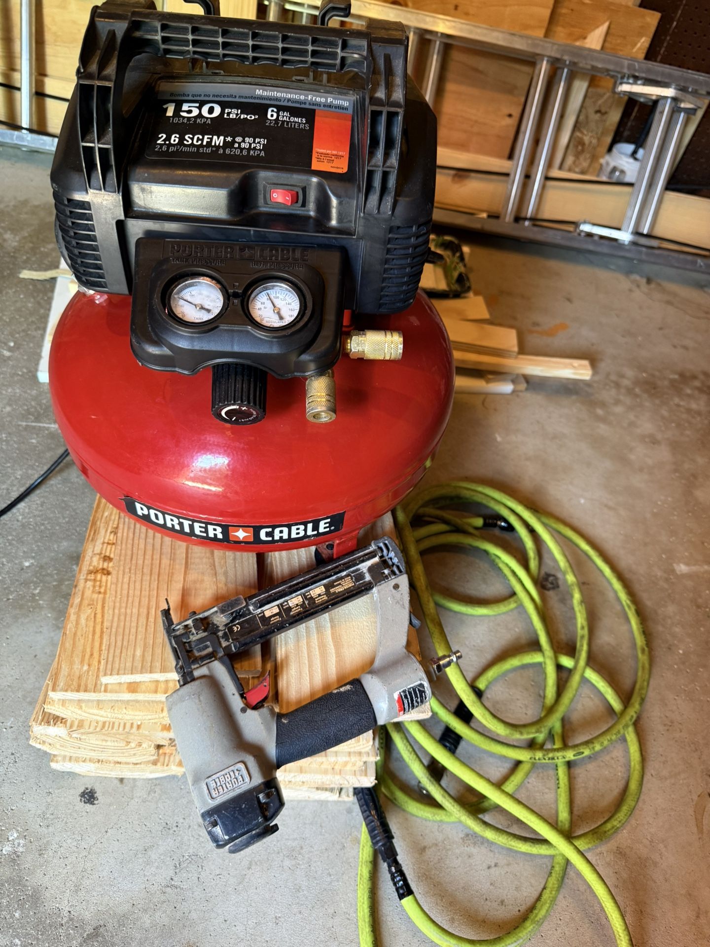 Compressor Porter Cable 6 Gallon w/ Hose And 18 G Finish Nailer